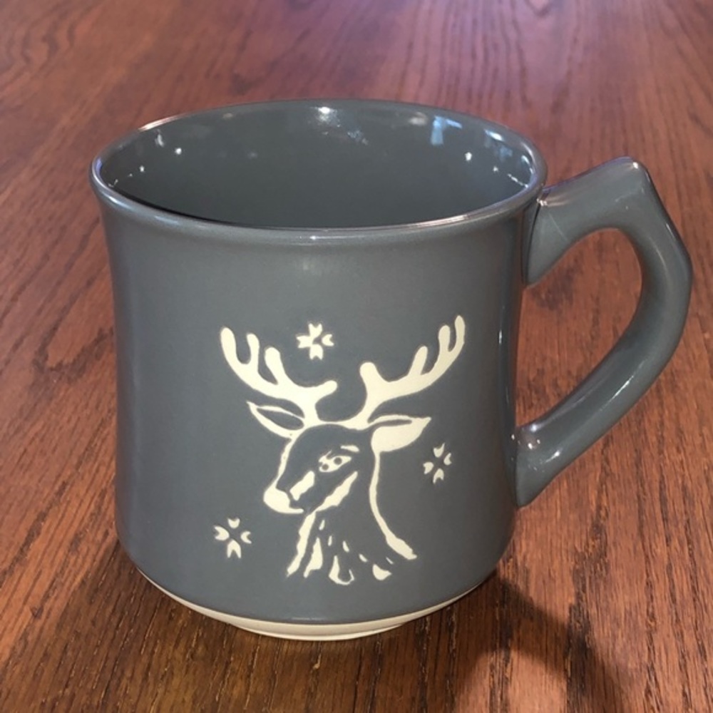 Holiday Time 🦌 White Reindeer Etched Porcelain Christmas Holiday Coffee Mug Cup